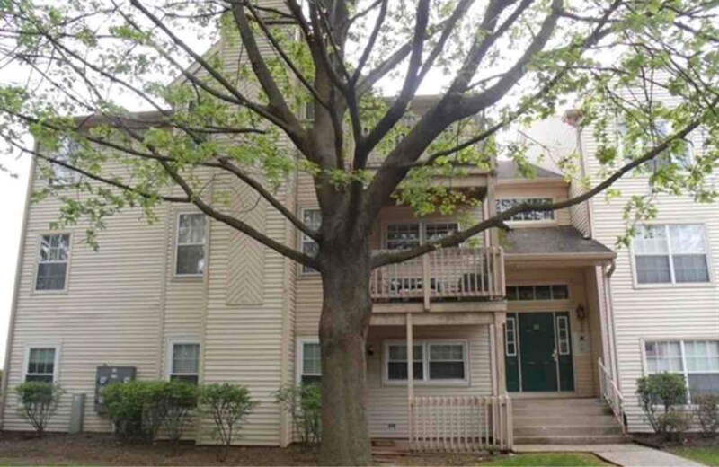 Primary Photo - 31 Spruce Ct