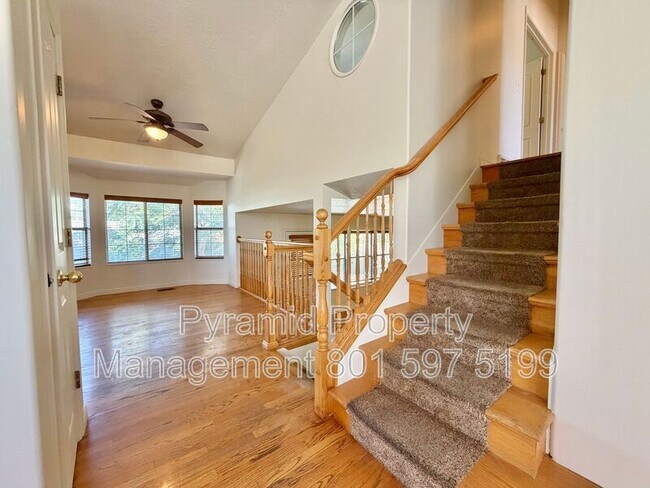Foto del edificio - 717 E Hundley Hvn Cir