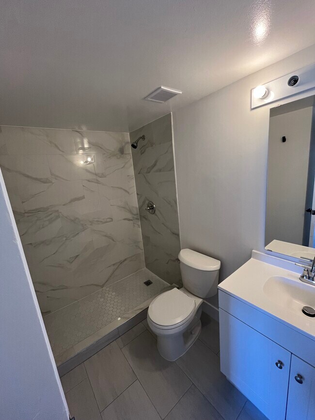 Foto del edificio - 9405 W Flagler St