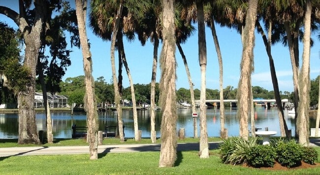 Vista del río - 7552 Grand Blvd
