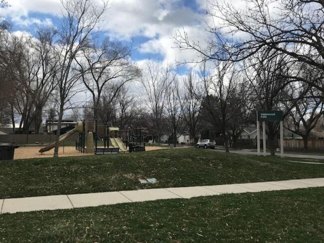 Foto del edificio - 1062 Princeton Ave S