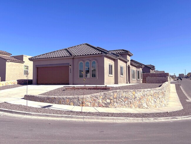 Building Photo - 200 Ulshaw St