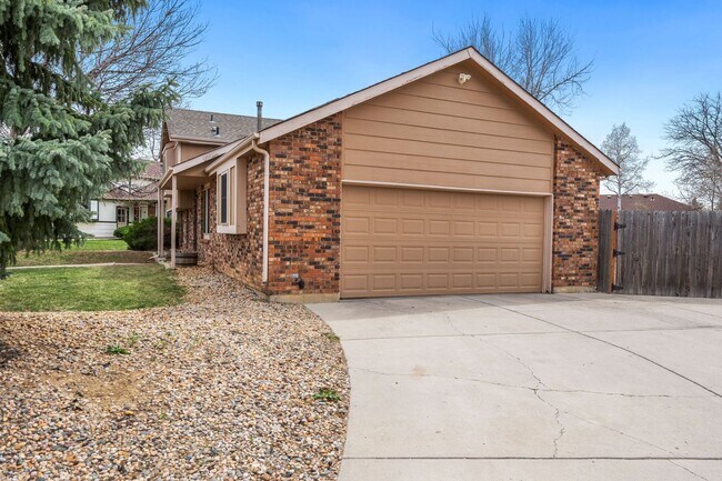 Foto del edificio - 4-Bedroom Home with RV & Trailer Parking