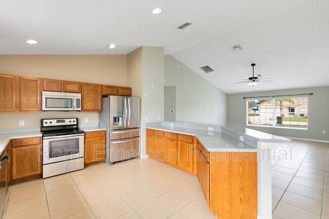 Building Photo - 12 Sawfish Ln