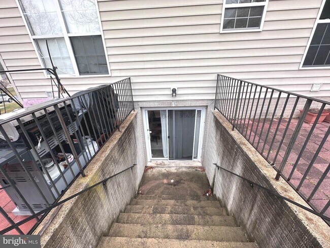 Building Photo - 13712 Rhumfield Ct