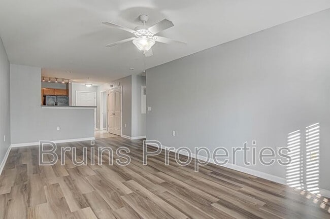 Building Photo - 7108 W Friendly Ave