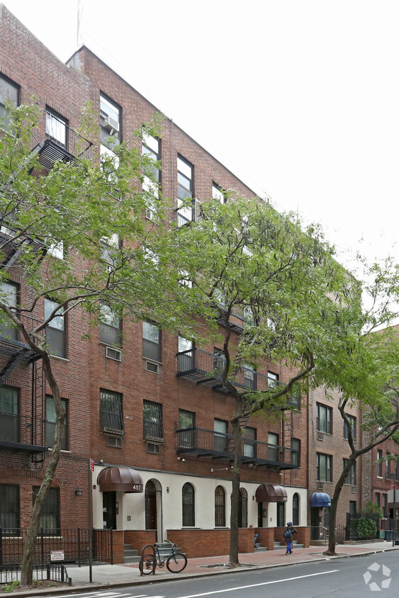 Foto principal - 455-457 W 43rd St