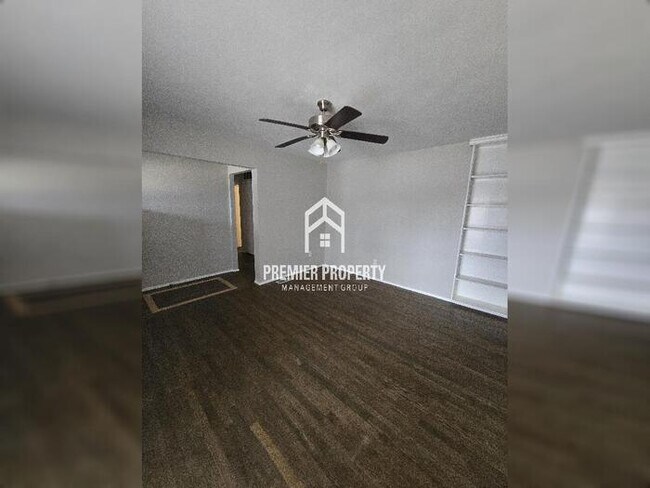 Building Photo - 1652 Coachway Ln