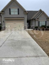 Building Photo - 1980 Township Dr