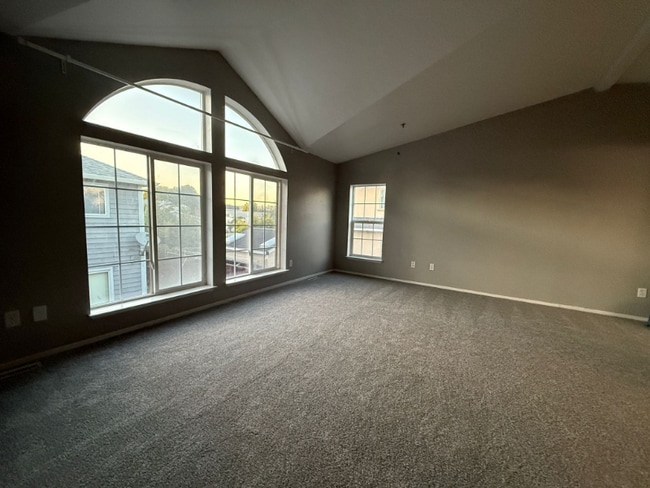 Building Photo - 21462 Meekland Ave