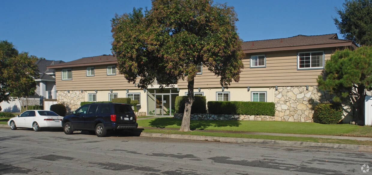 Building Photo - 221 W Dexter St