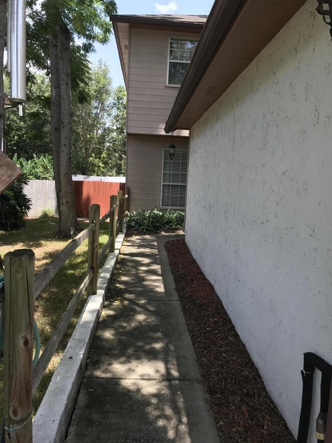 Foto del edificio - 10161 Brookwood Forest Blvd