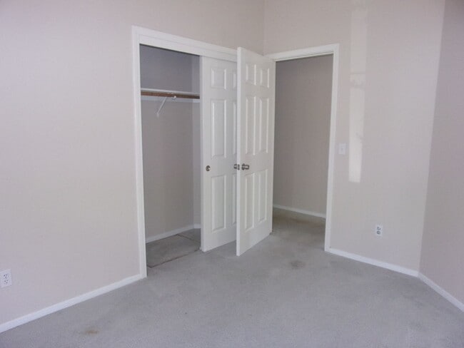 Building Photo - 1609 Paseo Flores Dr