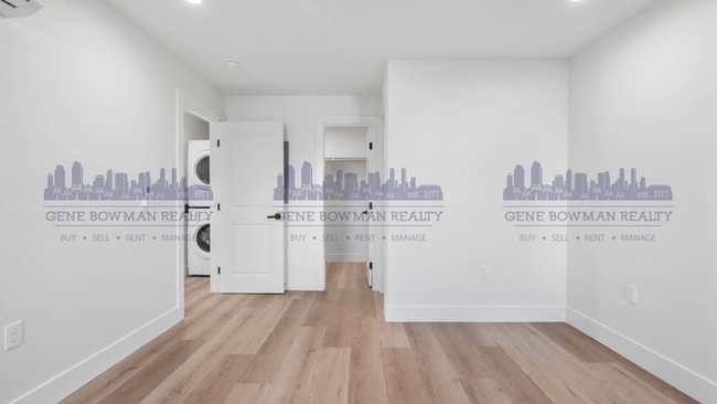 Foto del edificio - 6742 Waterman Ct