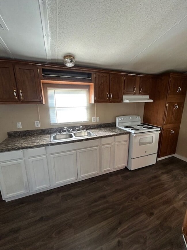 Building Photo - 2Bedroom 2Bath Mobile home