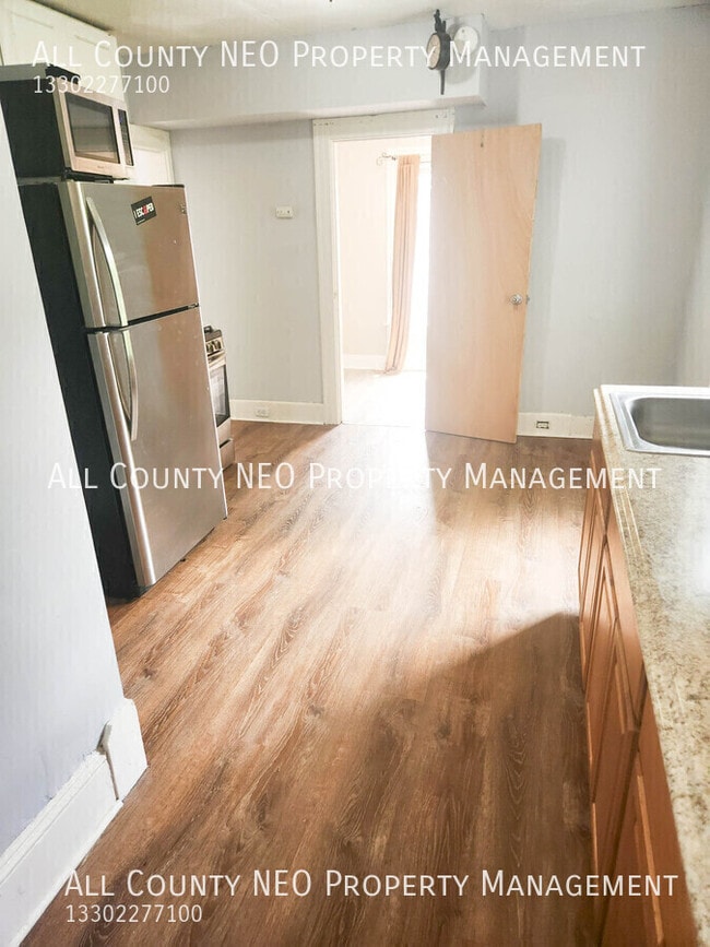 Building Photo - 2044 W 44th St