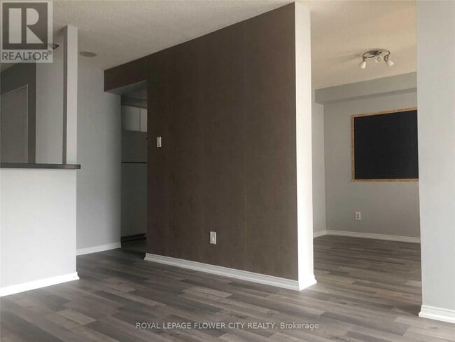 Photo du bâtiment - 115 Hillcrest Ave