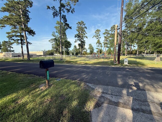 Building Photo - 24207 Shellbrook Dr