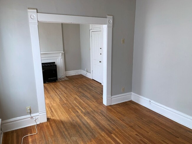 Foto del edificio - 248 1/2 W 5th Ave