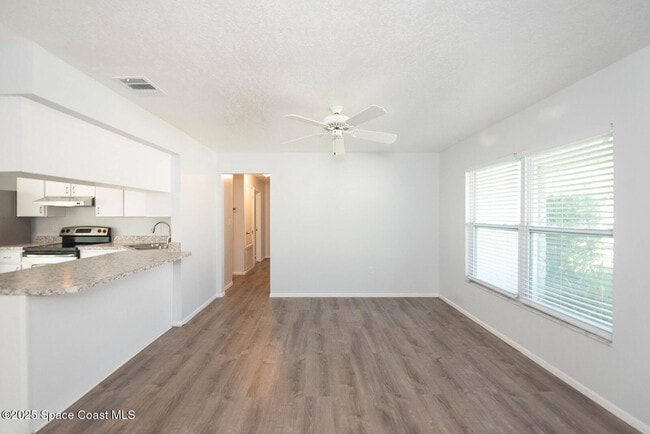 Foto del edificio - 2620 Elm Hurst St