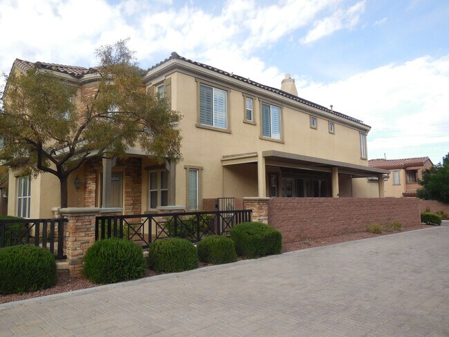 Building Photo - Guard Gated Traccia Community in Summerlin