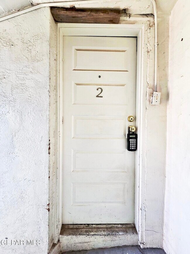 Foto del edificio - 1114 N El Paso St