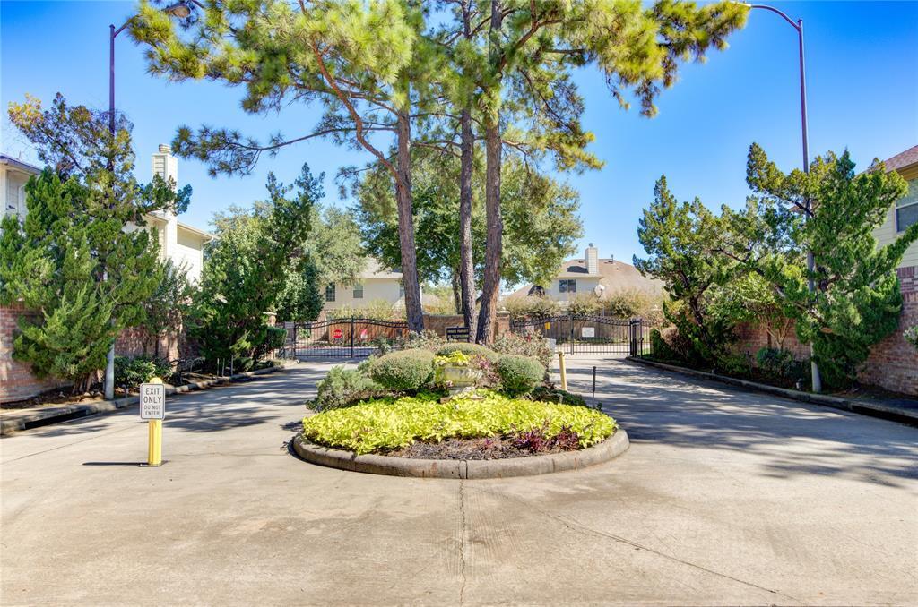 Primary Photo - 16800 Sugar Pine Dr