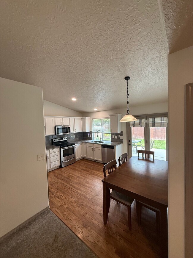 Foto del edificio - 2650 N Chancery Way