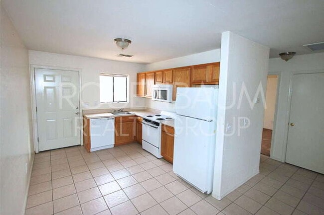 Building Photo - 15588 S Yava Rd