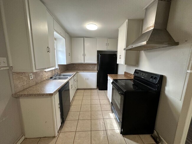 Building Photo - Tech Terrace Pre-lease!!