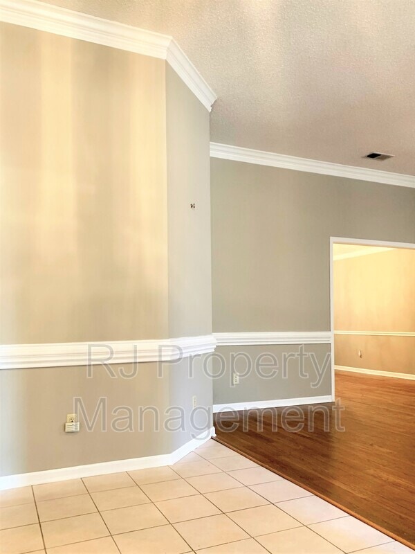 Building Photo - 2319 Brannick Dr
