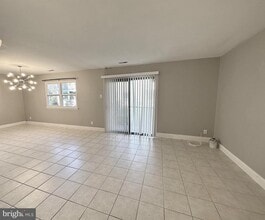 Building Photo - 15 Buttonwood Rd