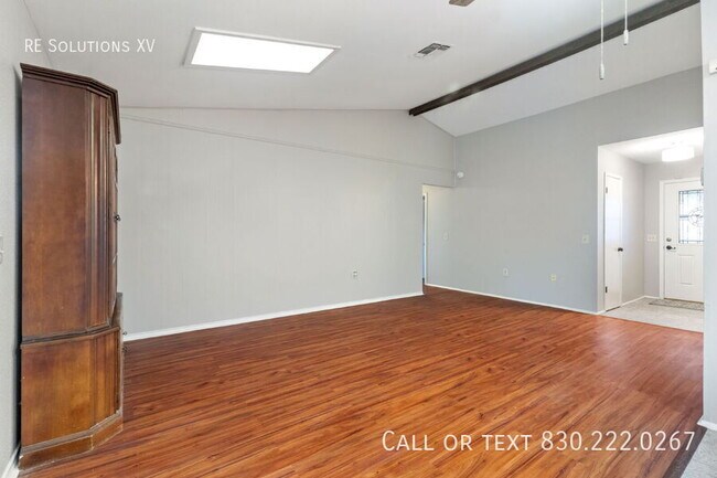 Foto del edificio - 7701 Rainey Meadow Ln