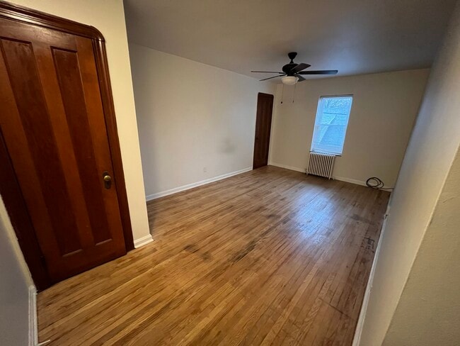 Room 2 - 3838 W 160th St