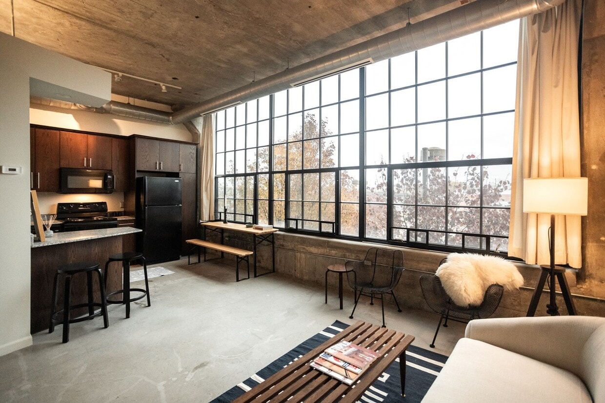 Primary Photo - Graphic Arts Lofts