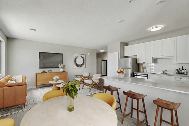 Building Photo - Cinque Apartments