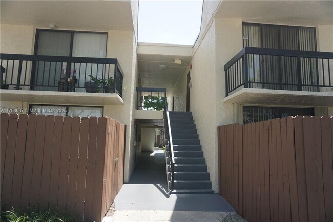 Building Photo - 8311 SW 142nd Ave