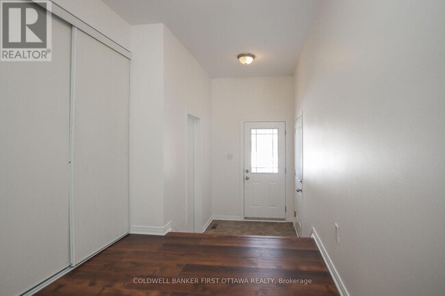 Building Photo - 328 Statewood Dr