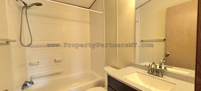 Foto del edificio - ***$1,000 off first month rent*** Remodele...