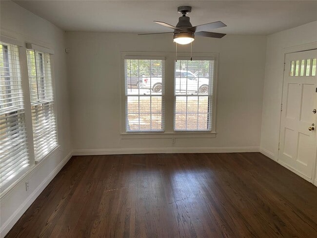 Foto del edificio - 2111 Glendale Pl