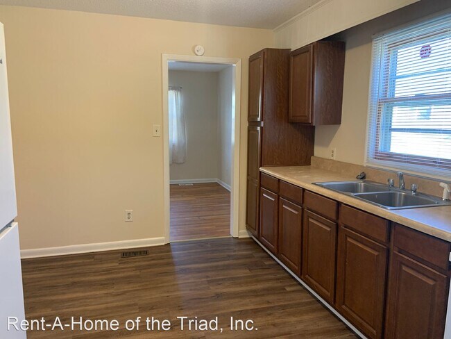 Foto del edificio - 3 br, 1 bath House - 1103 Brentwood Street