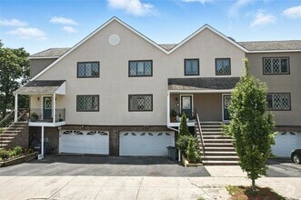 Building Photo - 116 Pelhamdale Ave