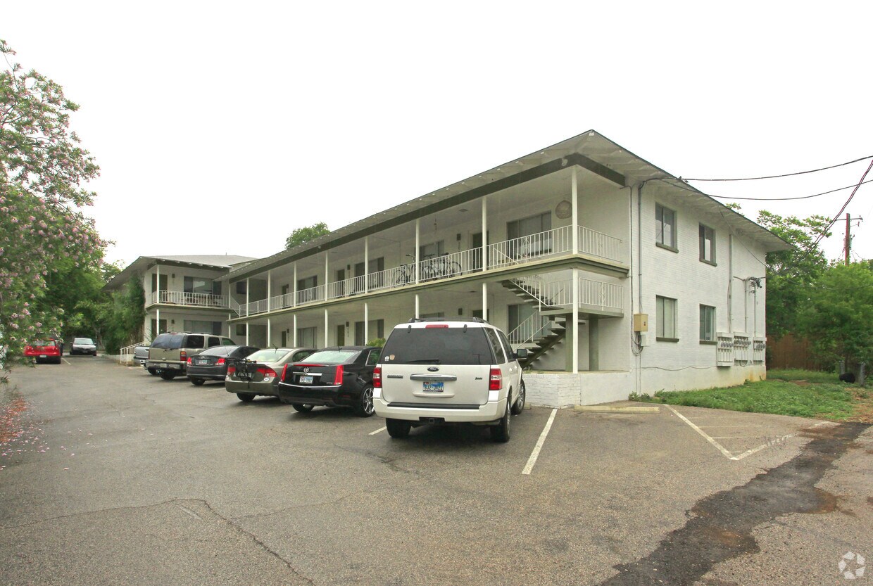 Primary Photo - 1208 Enfield Rd