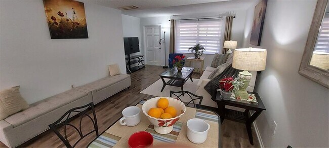 Foto del edificio - 3251 Ramblewood Dr N