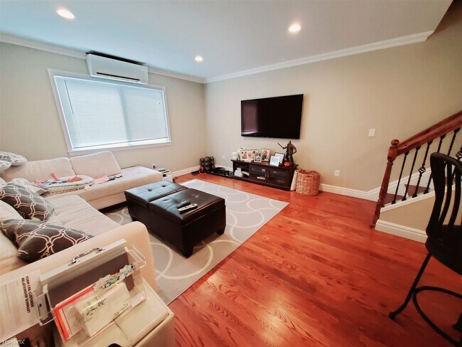 Building Photo - 1 br, 1 bath Condo - 17 Renwick St Unit 5