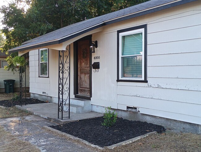 Foto del edificio - New Remodel- HOLIDAY SPECIAL- FIRST FULL M...