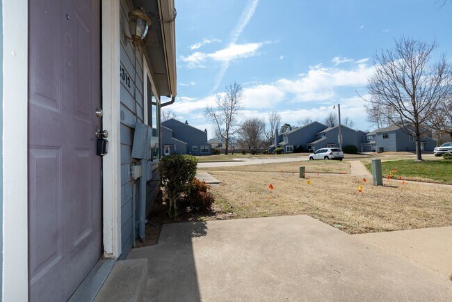 Foto del edificio - Beautiful  3 Bedroom, 2.5 Bath Condo in Canterbury!