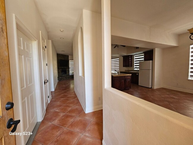 Foto del edificio - LARGE 3BED/2 BATH IN A COUNTRY CLUB SETTTING