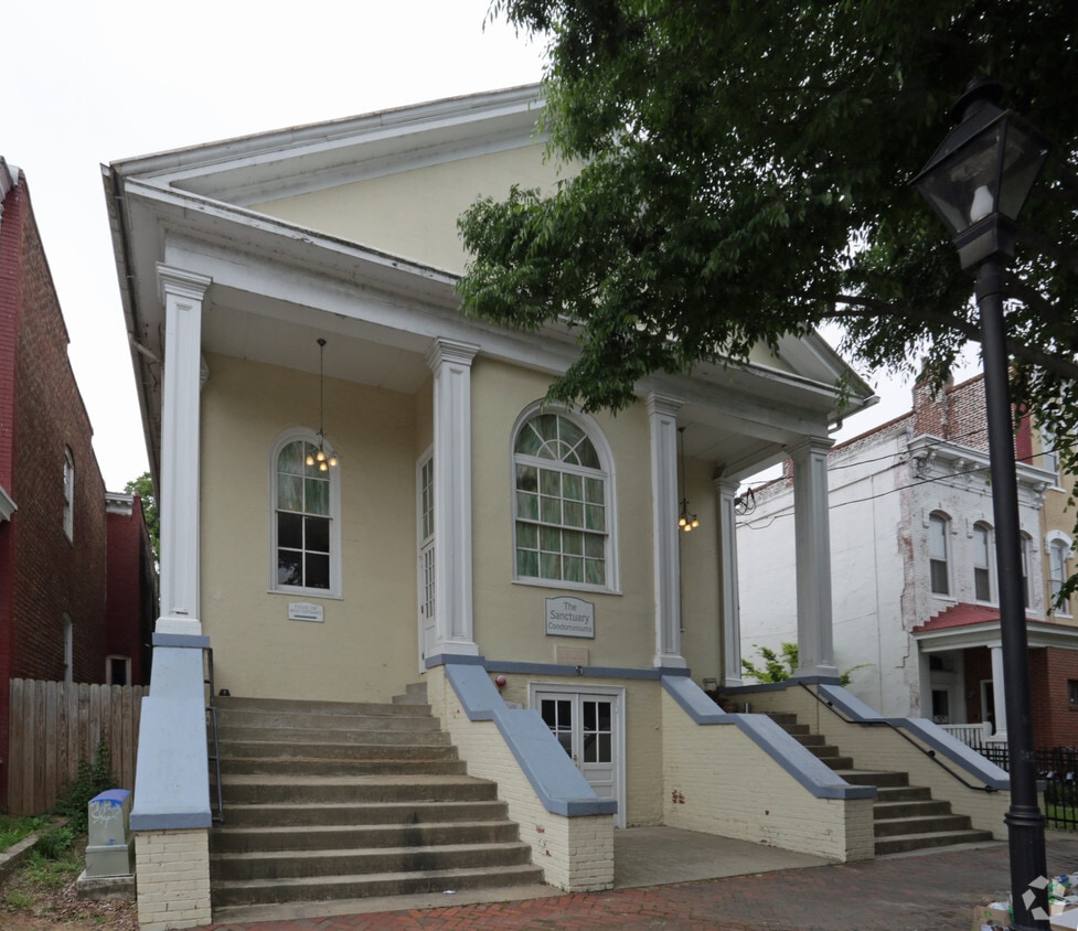 Building Photo - SANCTUARY CONDOMINIUM