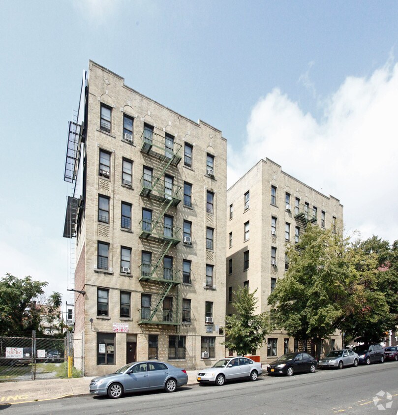 Primary Photo - 1565-1573 White Plains Rd
